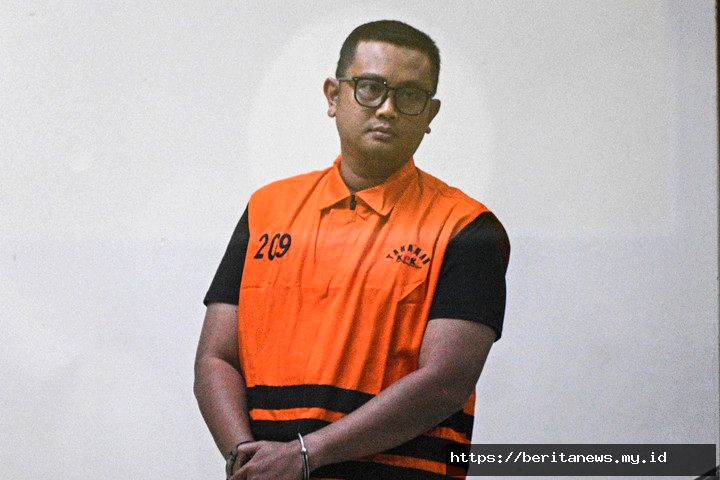 KPK OTT bupati Klaten, ada duit yang disimpan dalam tong biru